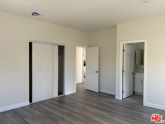 Building Photo - 9556 Lambert Cir