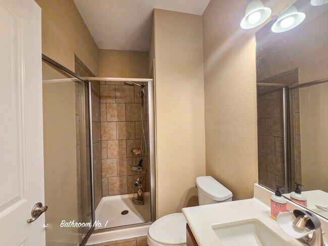 Building Photo - 301 Silver Trl