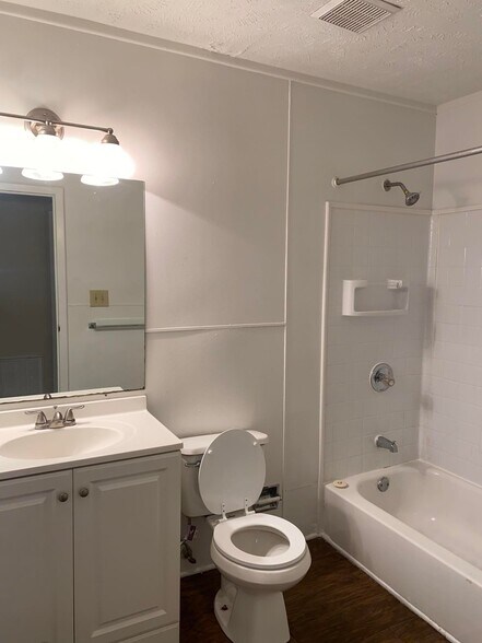 Building Photo - 301 Barcelona Dr