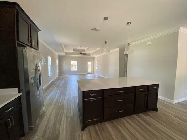 Building Photo - 3-Bedroom Brick Home with Modern Finishes & Large Yard!