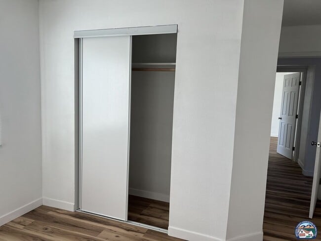 Building Photo - 1108 C.N.Perry Ave