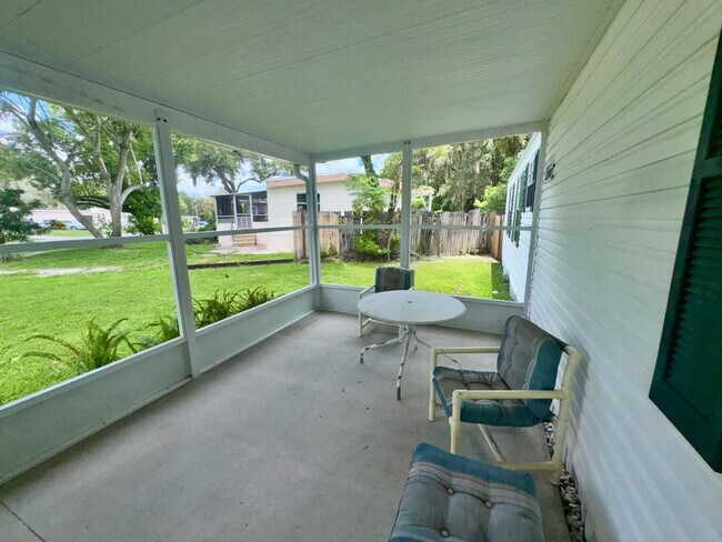 Building Photo - 641 Bayou Dr