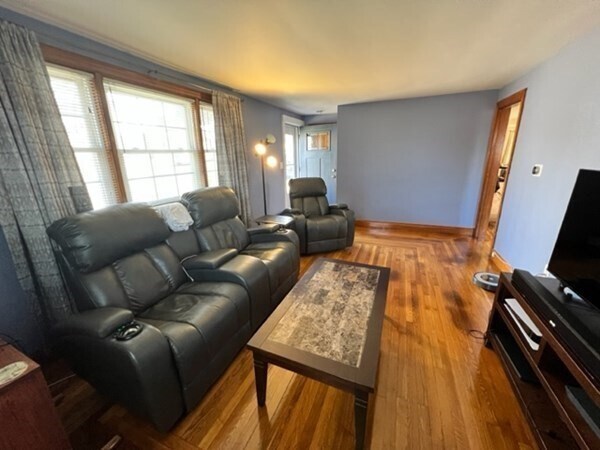 Building Photo - 375 Elm St