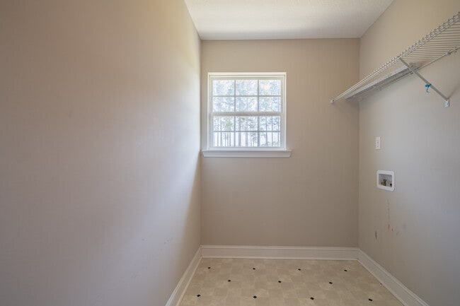 Building Photo - 141 Powers Dr