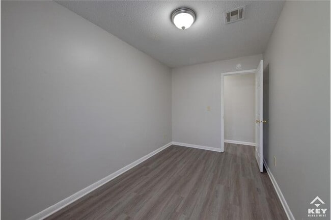 Building Photo - 1324 N Minneapolis St