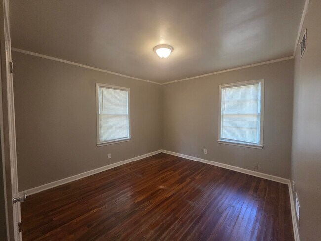 Building Photo - 4062 Shirley Dr
