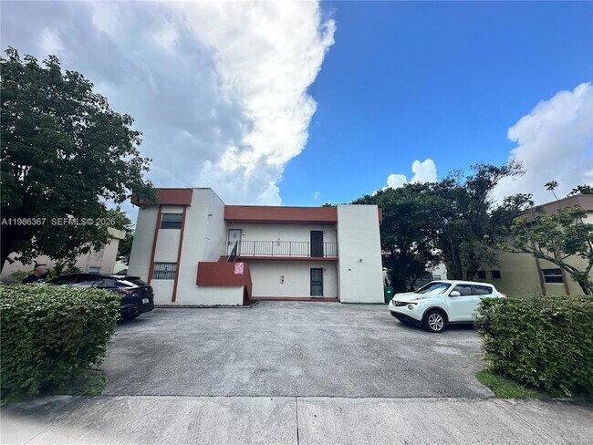 Building Photo - 13984 NE 2nd Ct