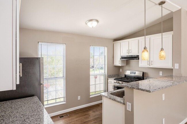 Building Photo - 3251 Foxpoint Dr