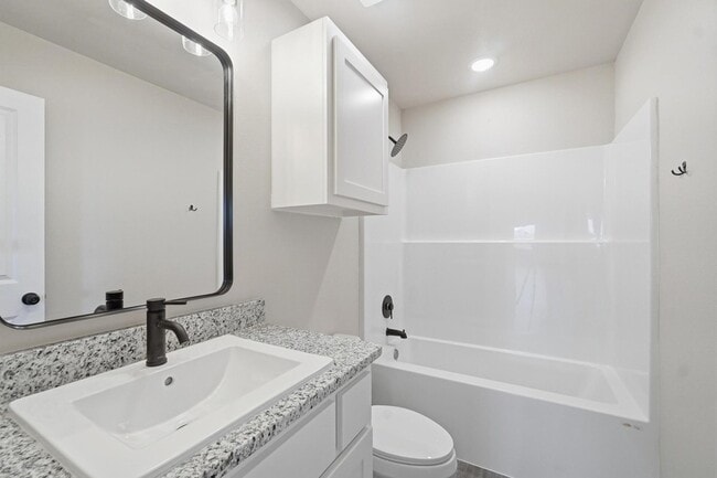 Building Photo - 434 Elmont St