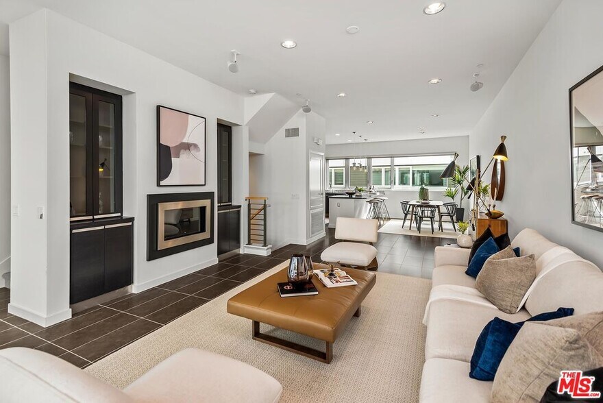 Building Photo - 310 Washington Blvd