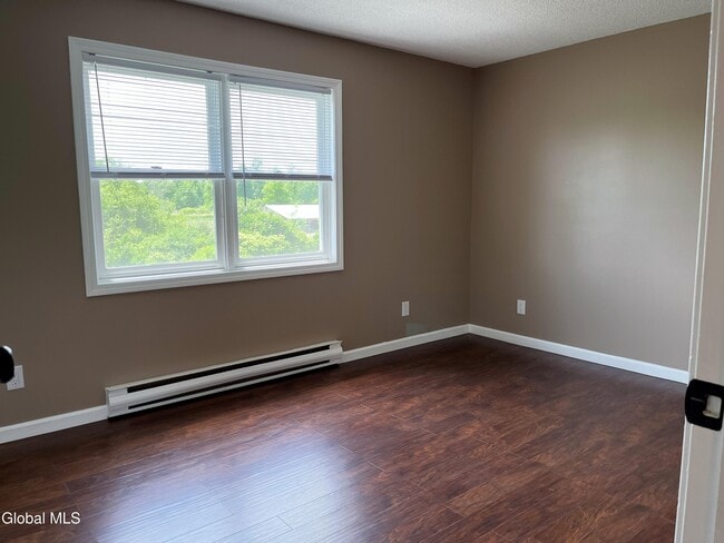 Building Photo - 24 Reservoir Rd