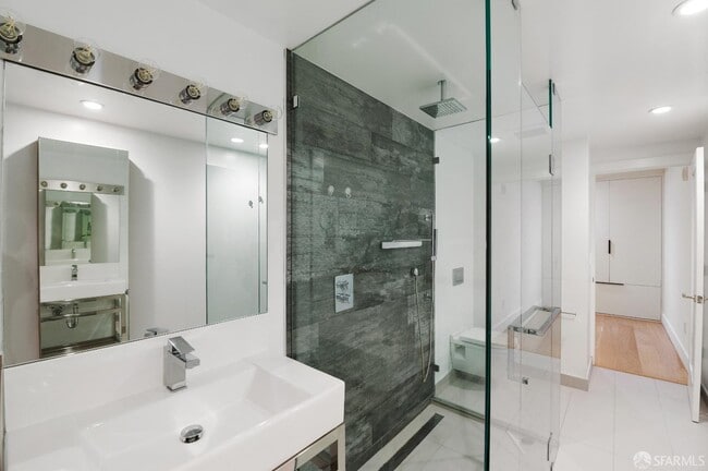 Building Photo - 1875 Mission St