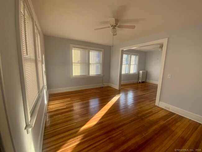 Building Photo - 419 High St