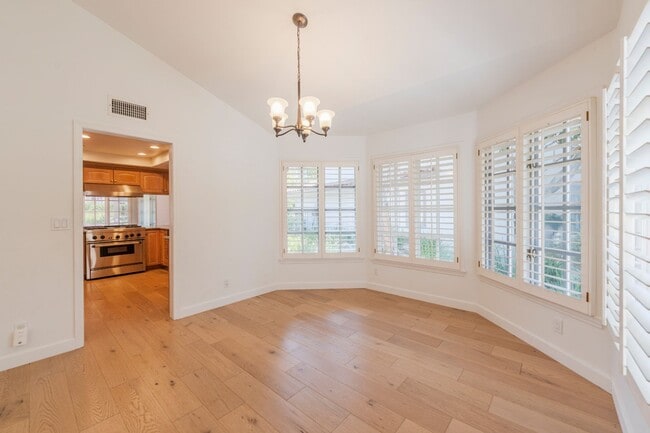 Building Photo - 16 Sausalito Cir W