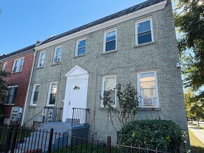 Building Photo - 1901 Rosedale St NE