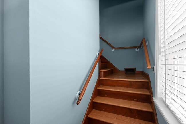 Building Photo - 7710 Brookline Terrace