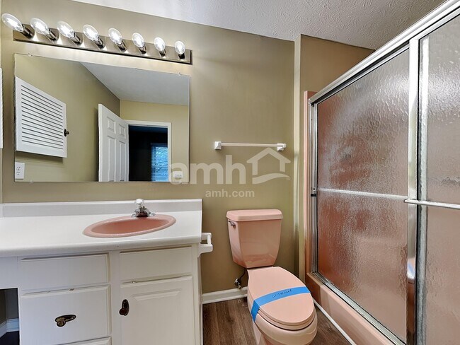 Building Photo - 510 Arlington Dr