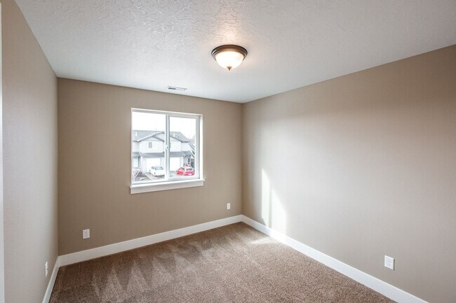 Building Photo - 270-272 Gwinn Street E