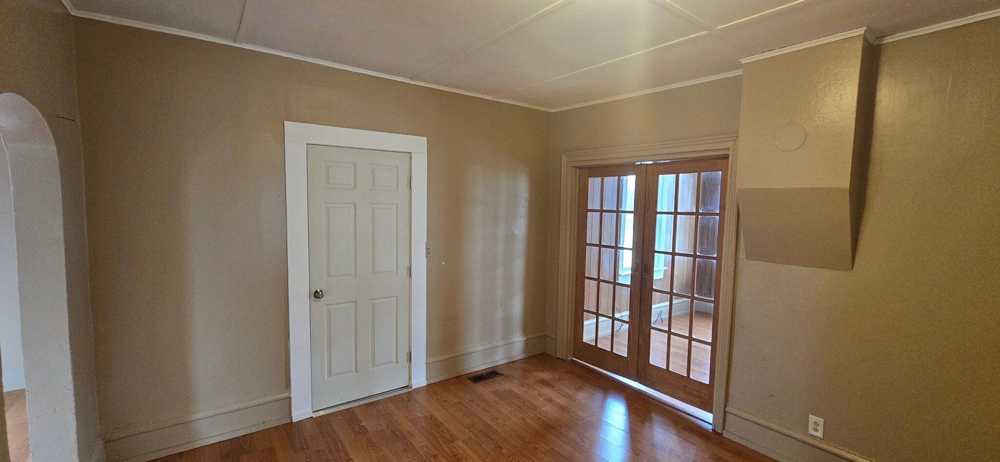 Building Photo - 490 Grand St