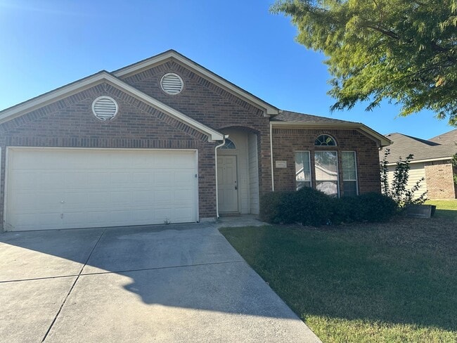 Building Photo - Elegant One-Story Living in the Heart of Sendera Ranch!