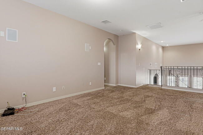Building Photo - 14293 Meadow Lake Ave