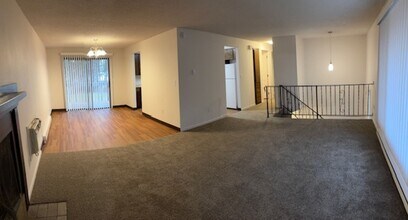 Building Photo - 1072