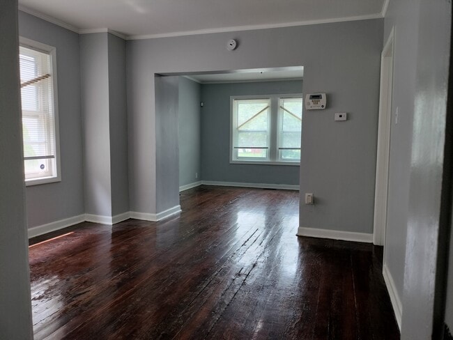 Building Photo - 10619 S Perry Ave