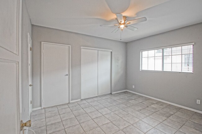 Building Photo - PARTIALLY REMODELED, SPACIOUS & BRIGHT, 4B...