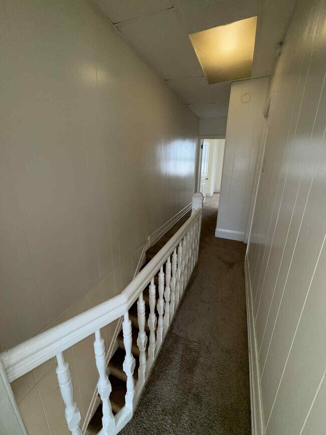 Building Photo - 1960 N Patton St