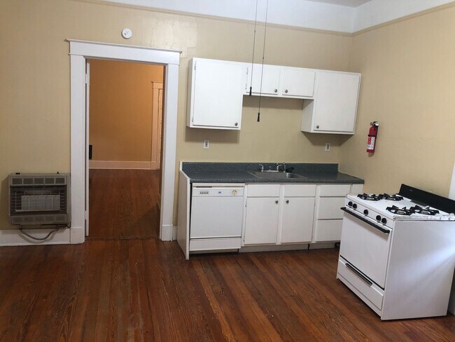 Building Photo - 250 N Willett St