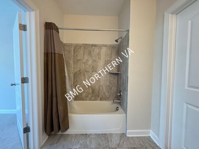 Building Photo - 13740 Endeavour Dr