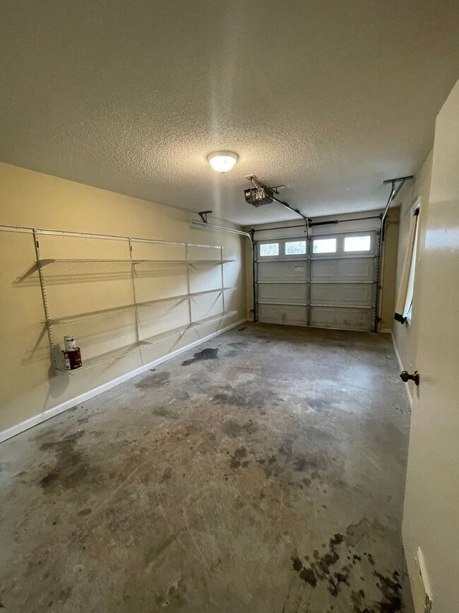 Building Photo - Briarwood West -