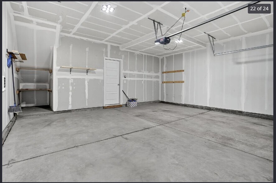 Building Photo - 270 Cardinal St