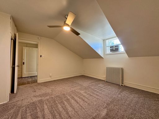 Building Photo - LARGE 2 Bed, 1 Bath Apartment Available NOW!!
