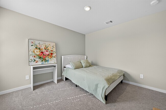 Building Photo - 300 Flower Reed Ct