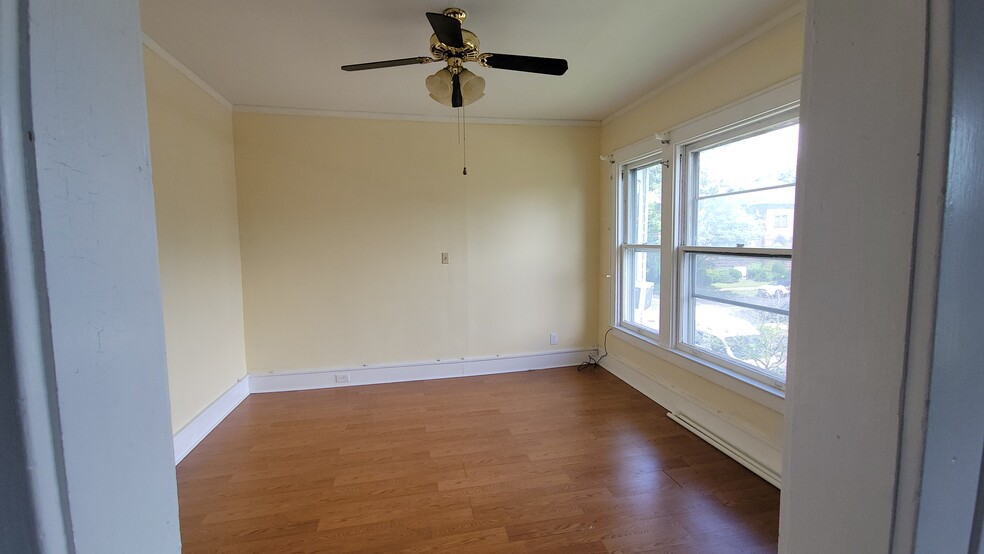 Living Room - 601 Park Ave