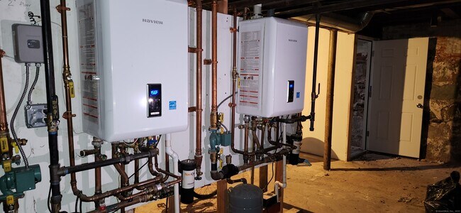 Building Photo - 120 Elm St