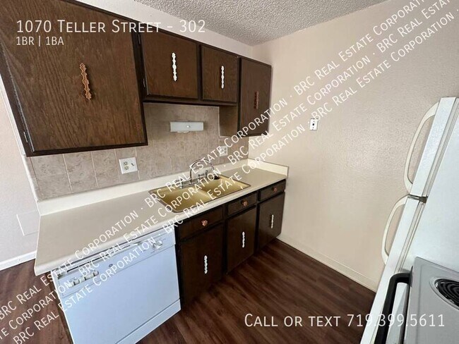 Building Photo - 1070 Teller St