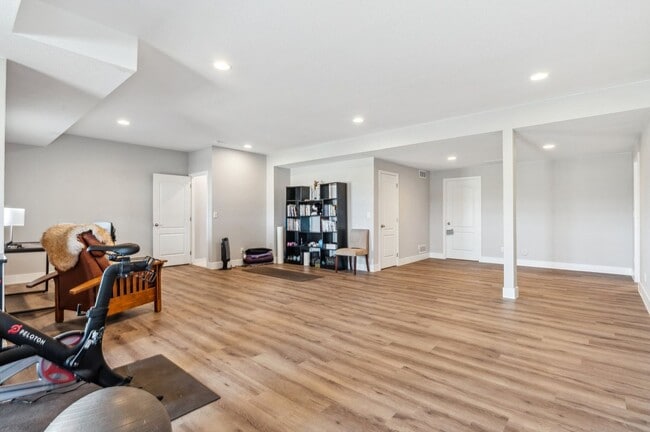 Building Photo - Stunning 4 Bedroom/ 3 Bath Home in Sterling Ranch