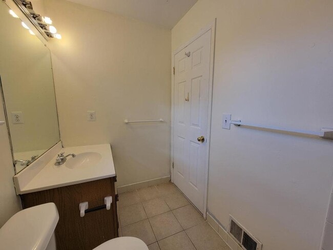 Building Photo - 1 Jodhpur Ct