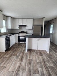 Building Photo - 3601 Hill Ave