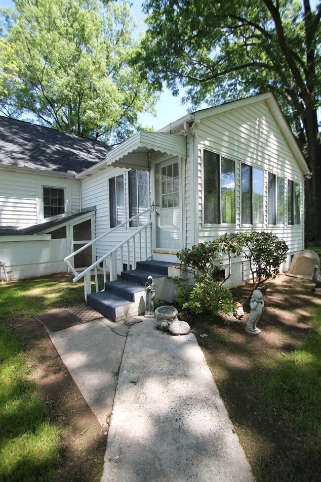 Building Photo - Exclusively Offered By Muse Realty Rentals, LLC