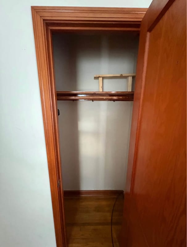 Building Photo - 1015 8th Ave NW