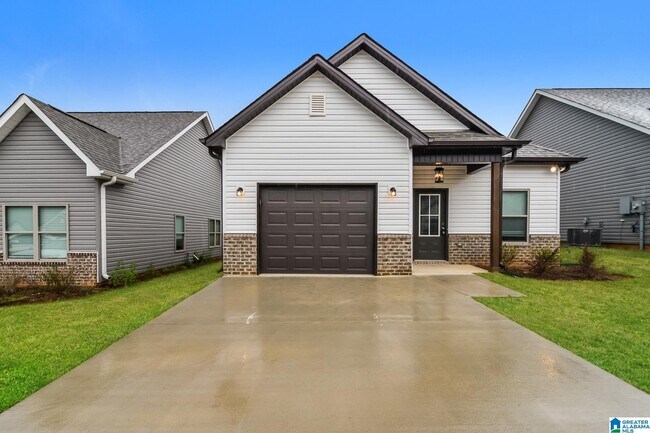 Primary Photo - 166 Park Dr N