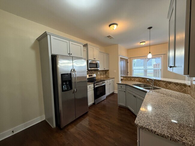 Building Photo - Charming Craftsman Home on Mitchell Bridge...