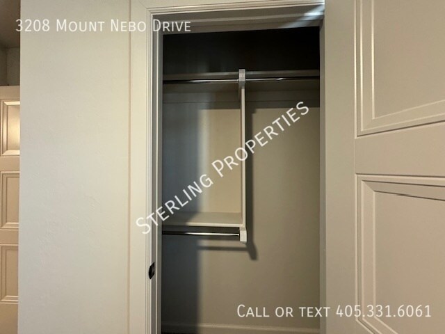 Building Photo - 3208 Mt Nebo Dr