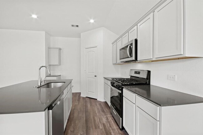 Building Photo - 14207 Yellow Jacket Ct
