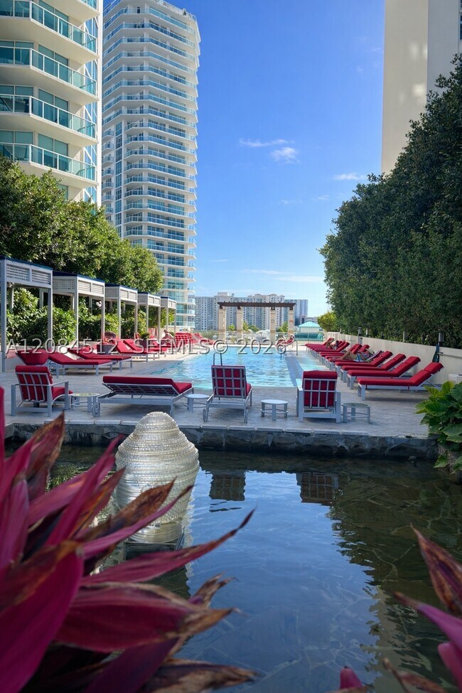 Building Photo - 250 Sunny Isles Blvd