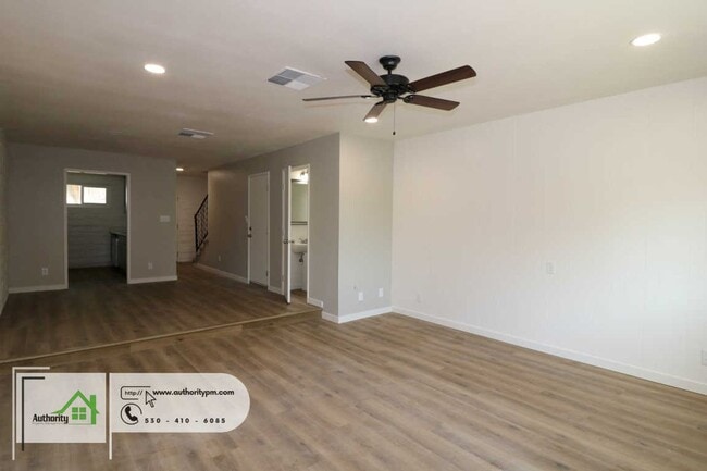 Building Photo - 1105 Olive Ave