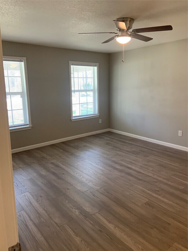 Building Photo - 10978 Youpon St